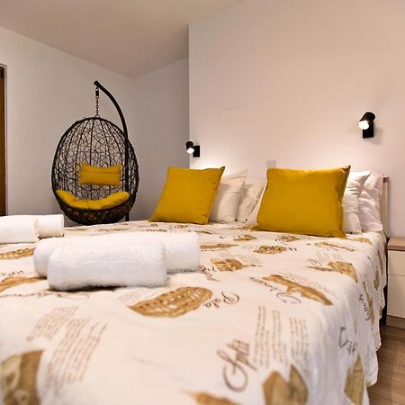 Apartments Kiwi Rovinj Exterior foto